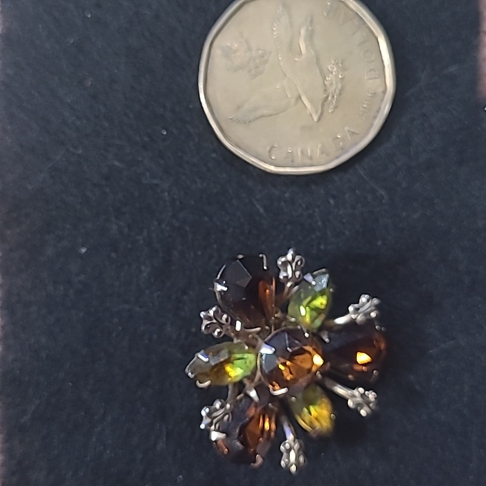 Elegant Multi-Color Floral Rhinestone Brooch - Picture 3 of 3